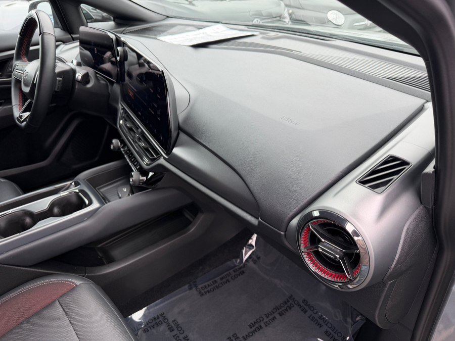 Used 2024 Chevrolet Equinox EV RS FWD image 30