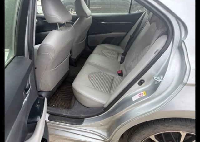 Used 2018 Toyota Camry SE image 9