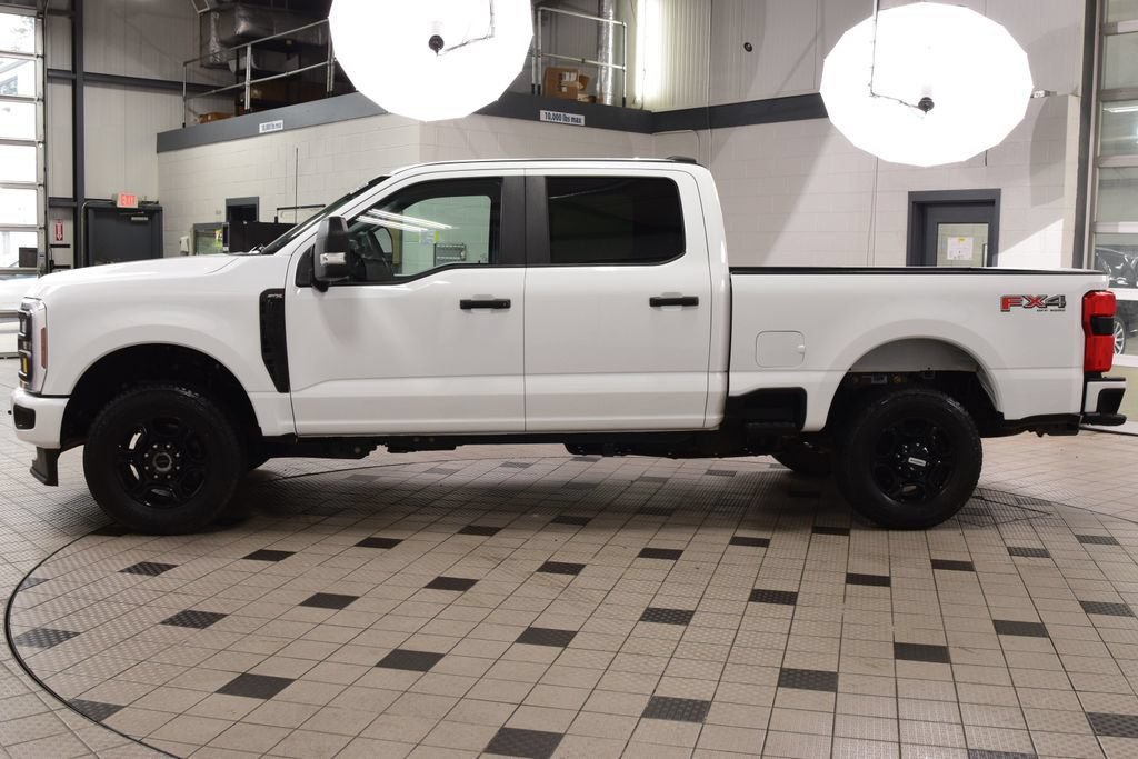Used 2024 Ford F250 XL w/ STX Appearance Package AWD/4WD image 3