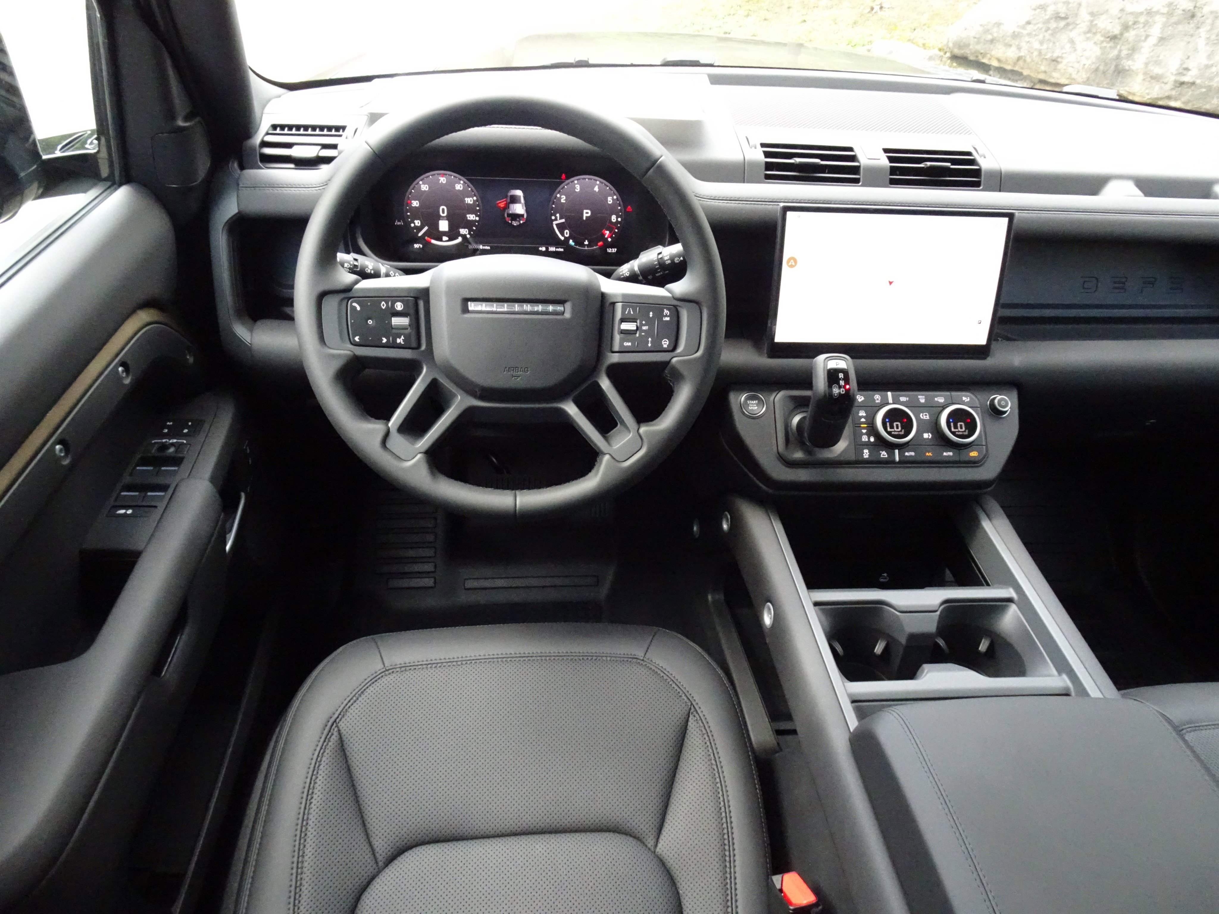 New 2025 Land Rover Defender 110 S image 20