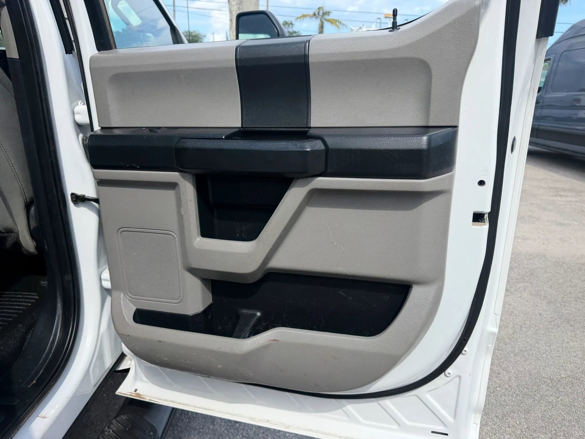 Used 2020 Ford F550 4x4 Crew Cab Super Duty image 17