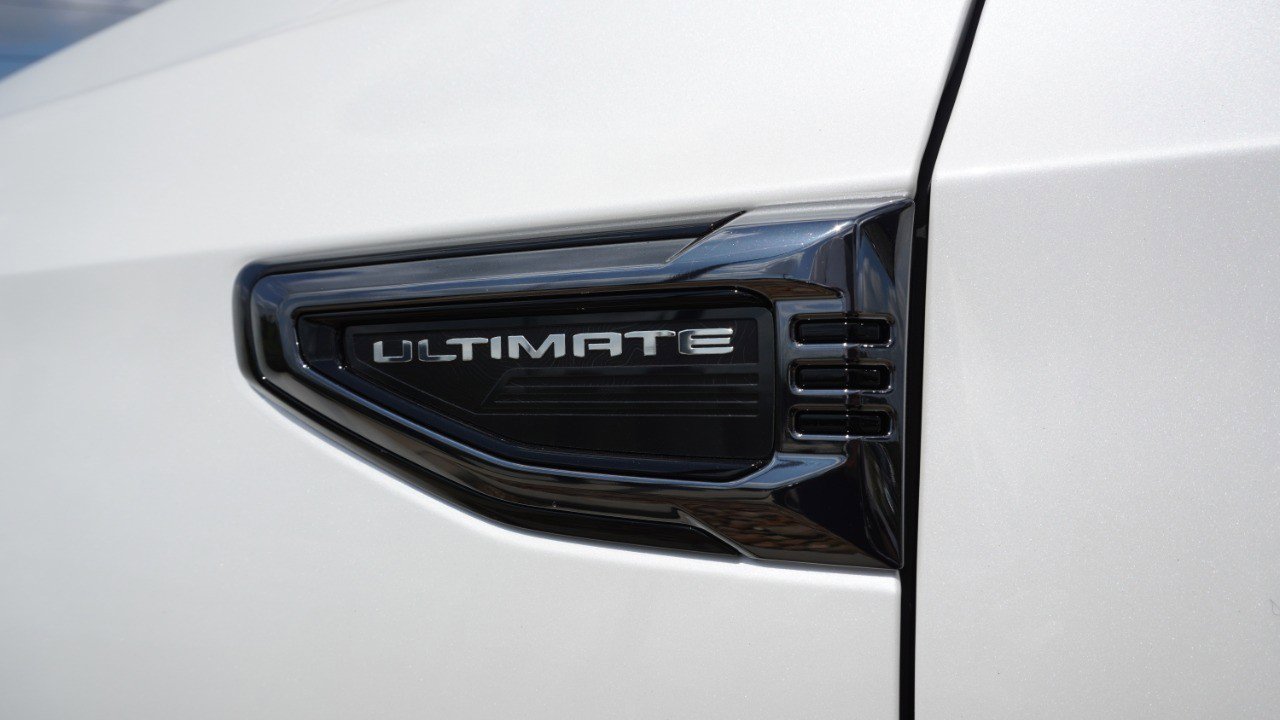 Used 2025 GMC Yukon Denali Ultimate image 13