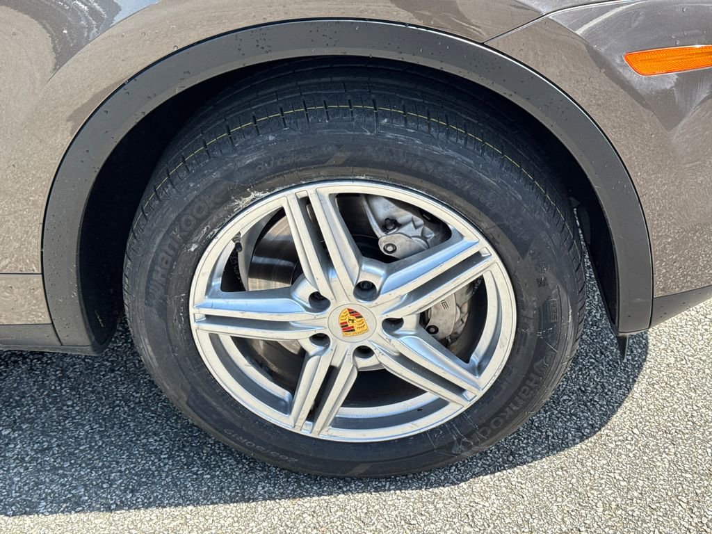 Used 2016 Porsche Cayenne S AWD/4WD image 13