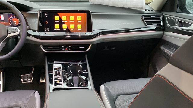 New 2026 Volkswagen Atlas Peak Edition image 10