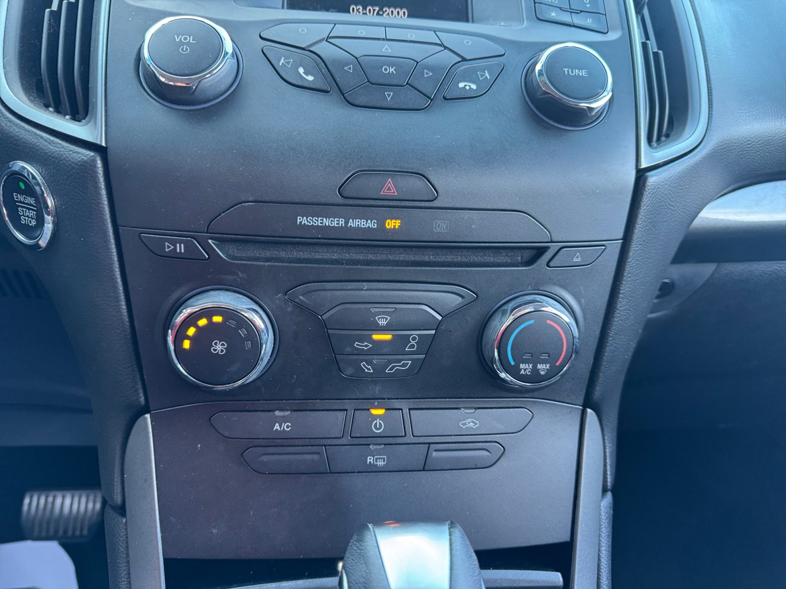 Used 2016 Ford Edge SE image 12