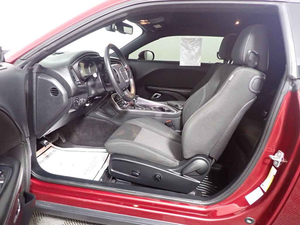 Used 2017 Dodge Challenger R/T RWD image 19