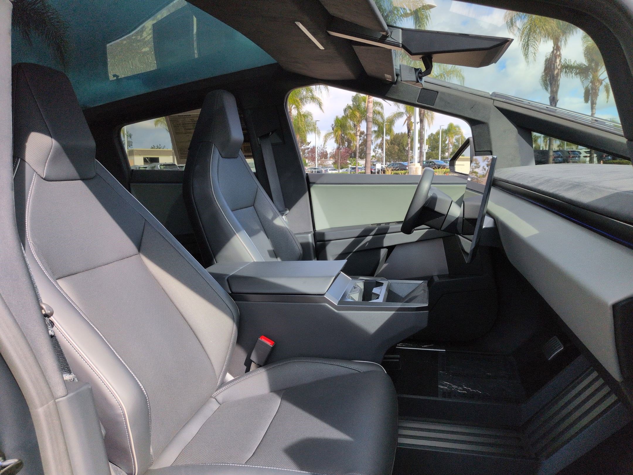 Used 2024 Tesla Cybertruck Cyberbeast AWD/4WD image 33
