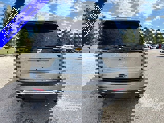 New 2025 Chevrolet Suburban Premier w/ Sun And Tow Package image 5