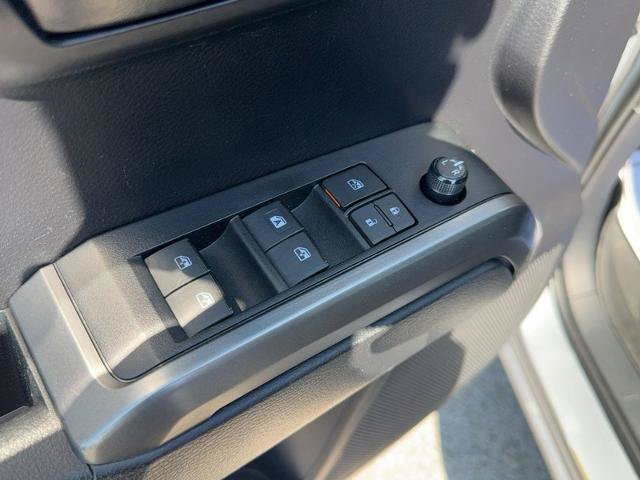 Used 2020 Toyota Tacoma SR5 RWD image 17