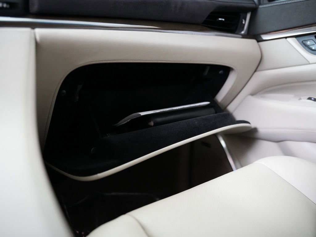 Used 2018 Cadillac Escalade Premium Luxury image 54