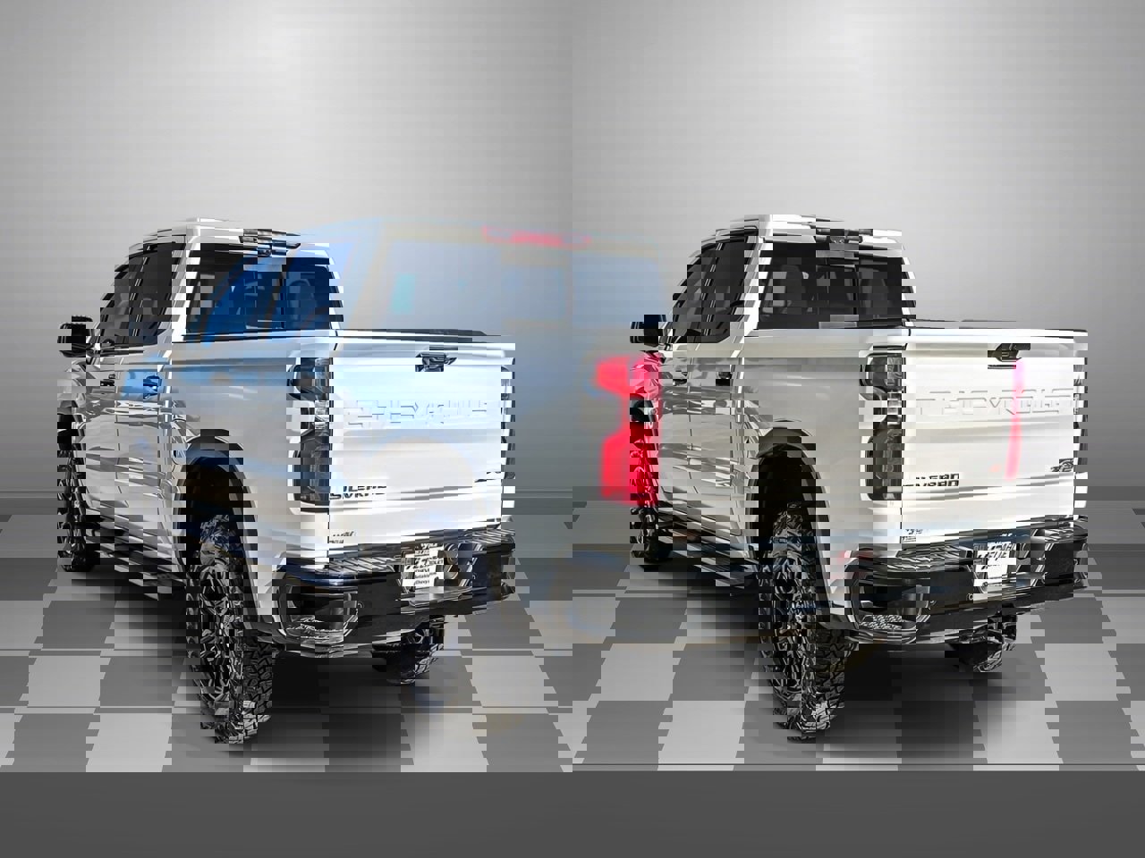 Used 2023 Chevrolet Silverado 1500 ZR2 w/ Technology Package image 4