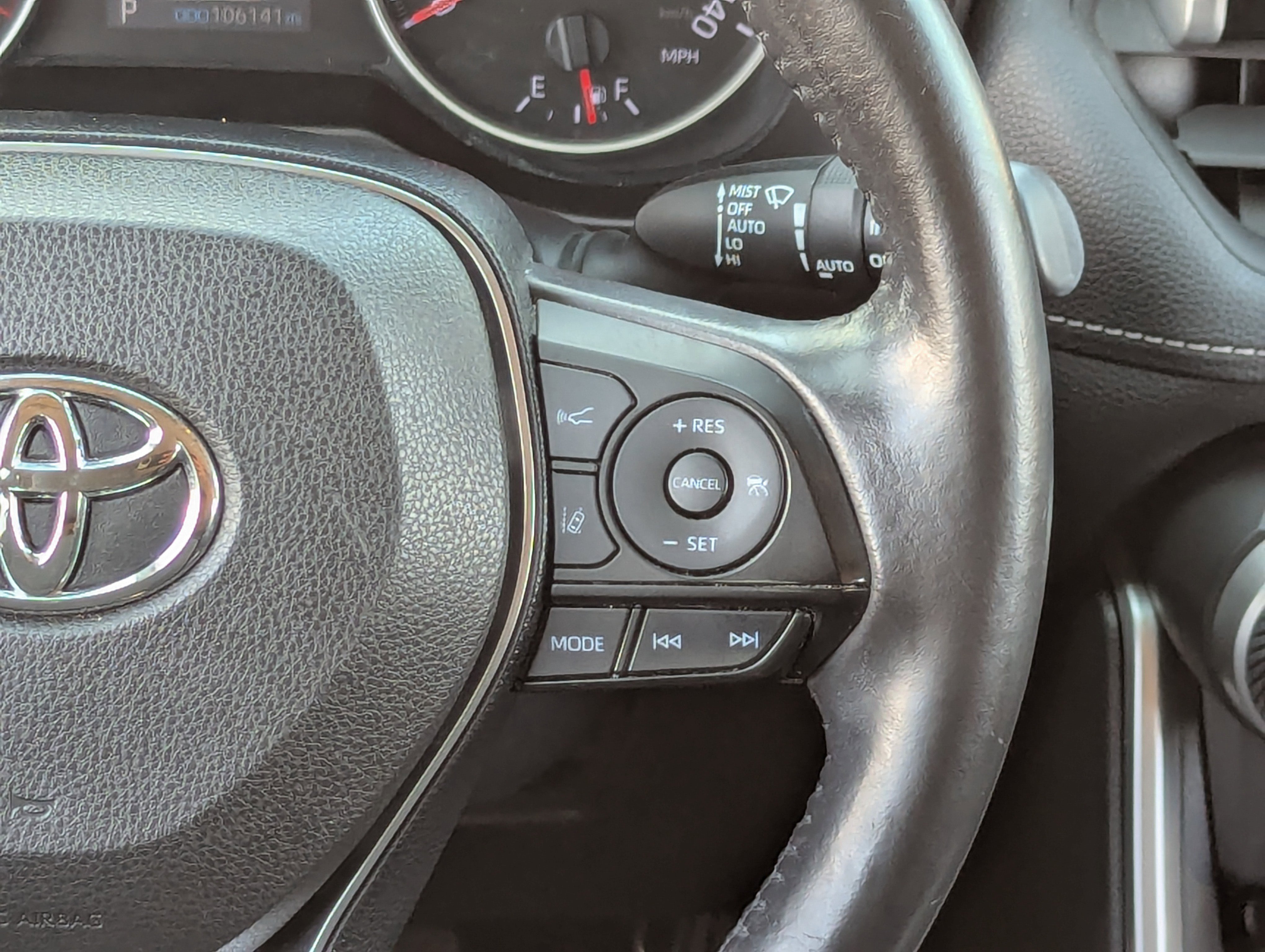 Used 2019 Toyota RAV4 XLE image 18