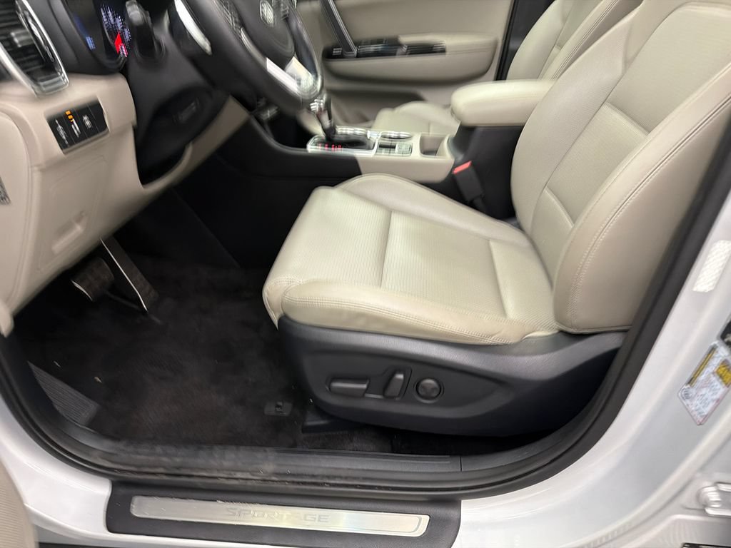 Used 2022 Kia Sportage Nightfall Edition w/ Nightfall Fwd Premium Package image 10
