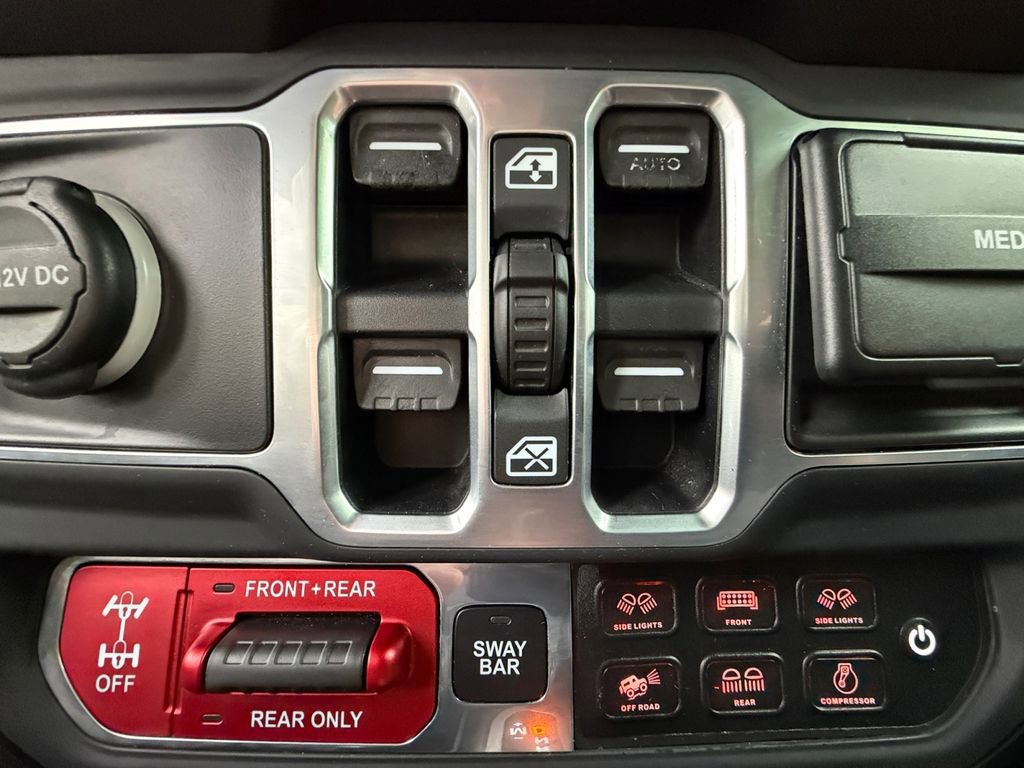 Used 2018 Jeep Wrangler Unlimited Rubicon AWD/4WD image 28