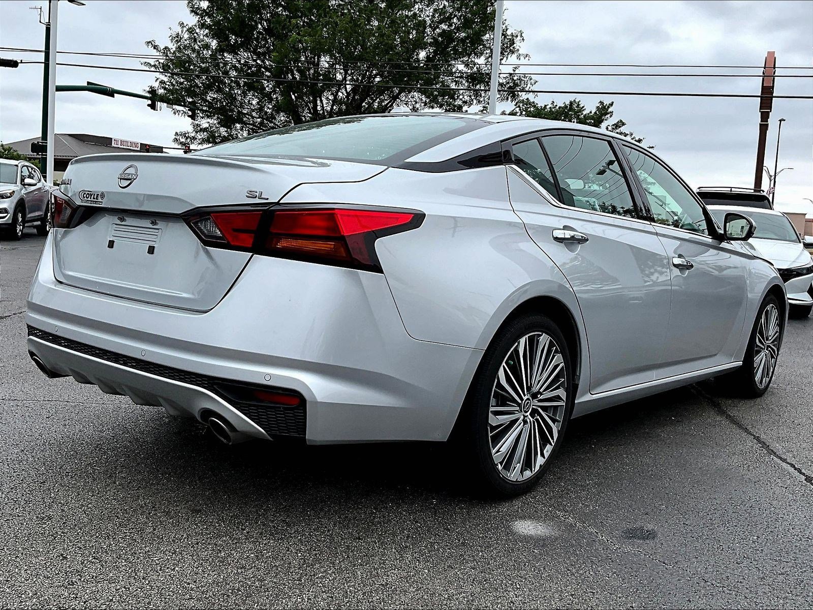 Used 2025 Nissan Altima 2.5 SL FWD image 6