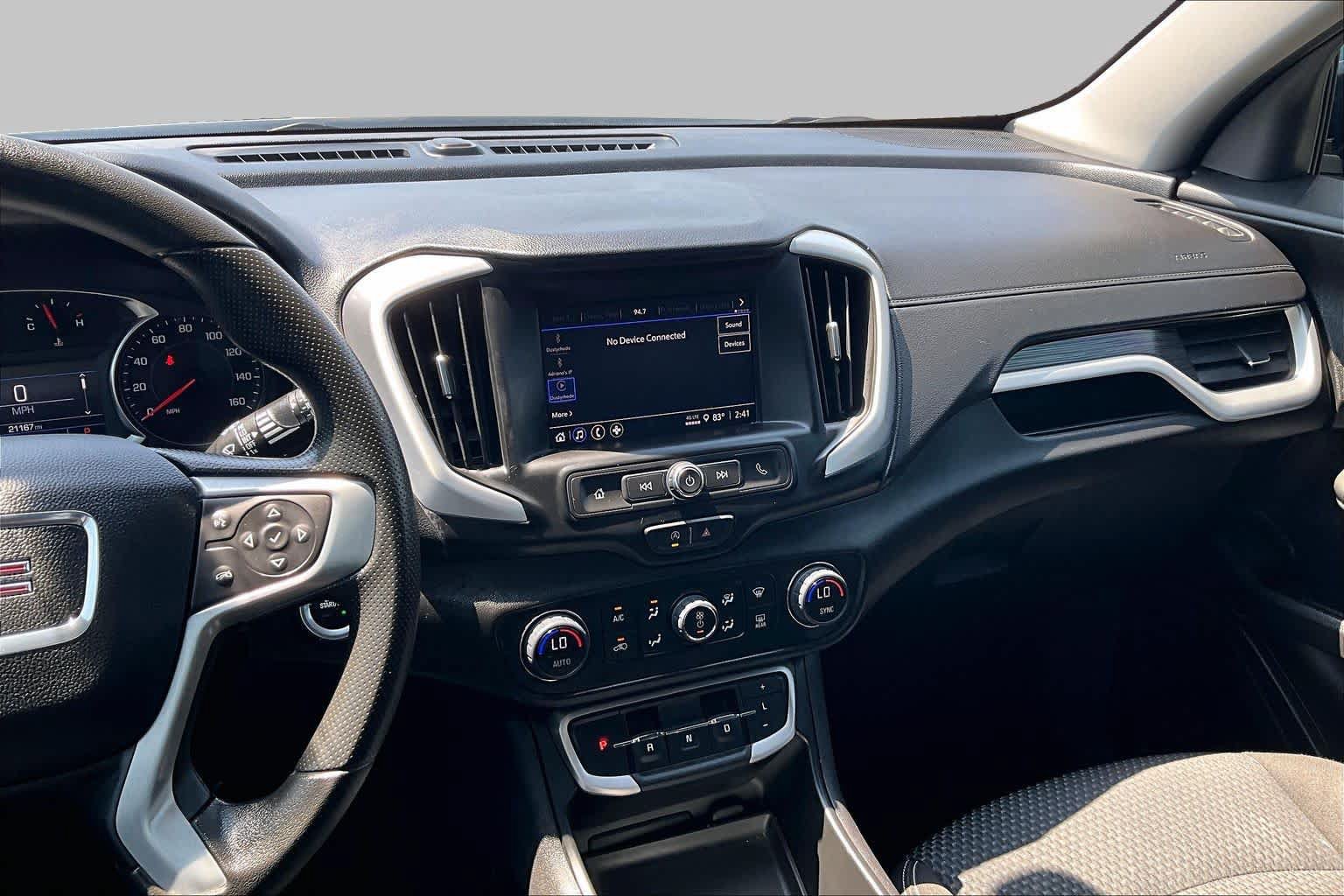 Used 2024 GMC Terrain SLE w/ Driver Convenience Package FWD image 12