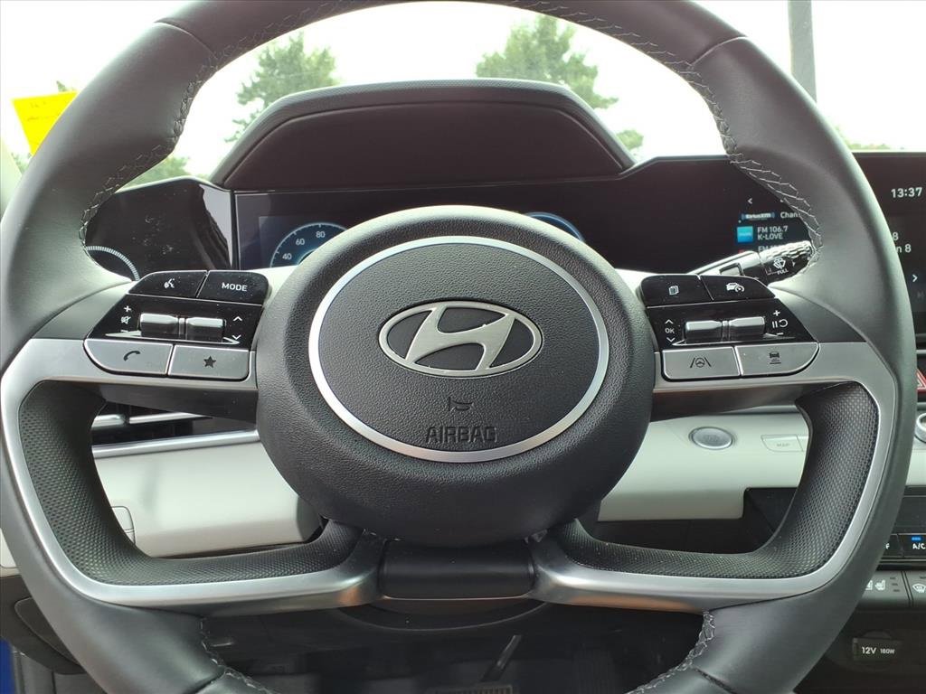 Used 2025 Hyundai Elantra Limited w/ Cargo Package image 19