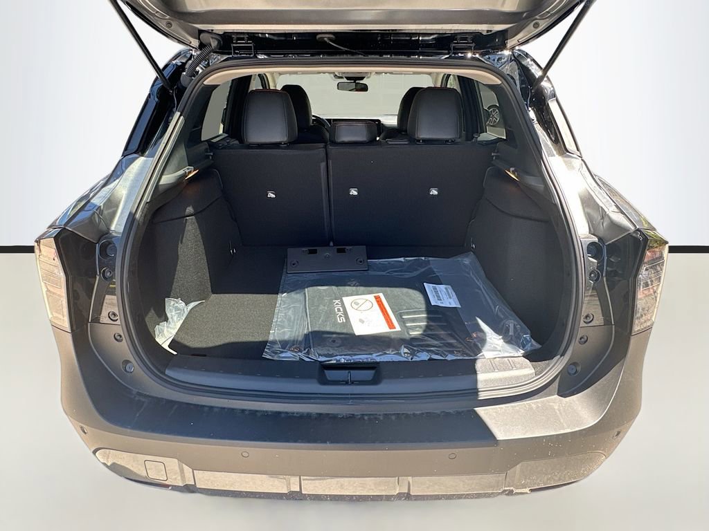 New 2025 Nissan Kicks SR image 25