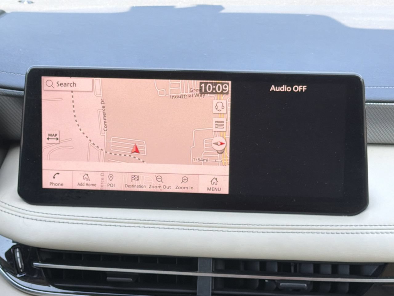 Used 2023 INFINITI QX60 Luxe w/ Cargo Package FWD image 3