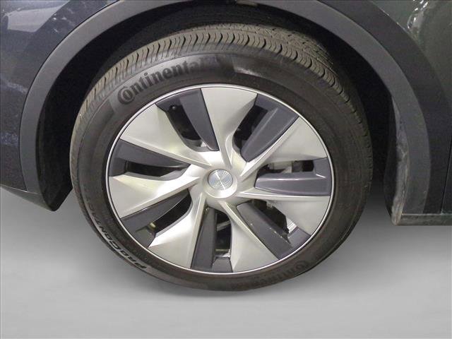 Used 2024 Tesla Model Y 2WD image 26