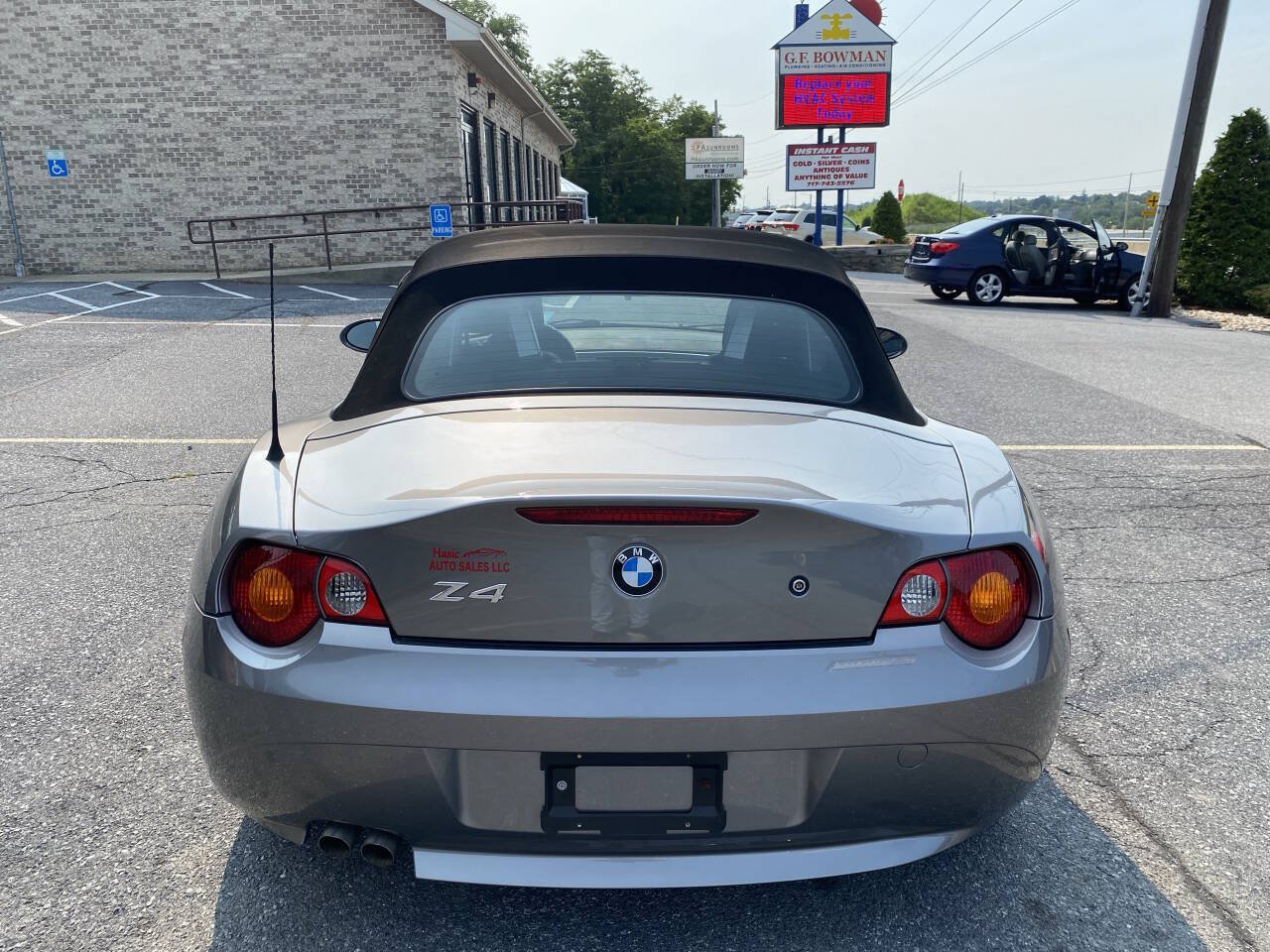 Used 2004 BMW Z4 2.5i RWD image 10