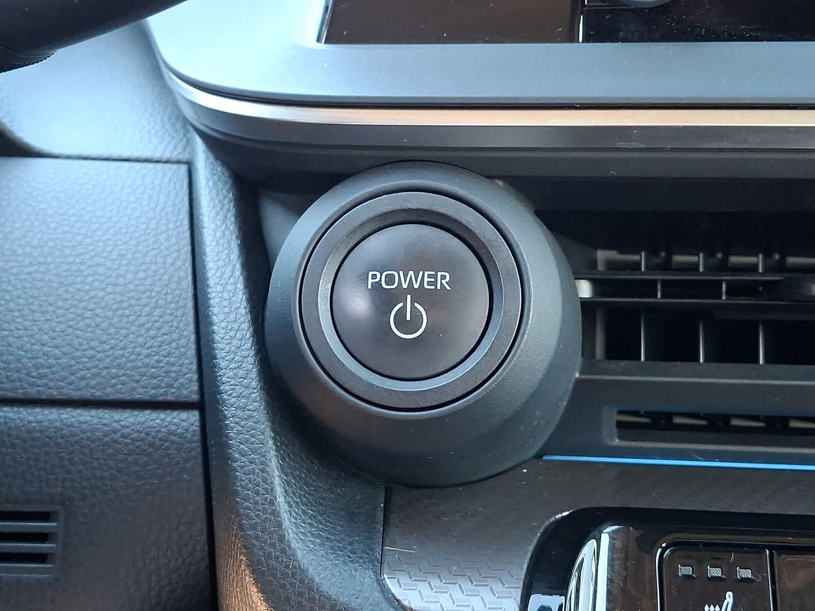 Certified 2023 Toyota Prius XLE FWD image 27