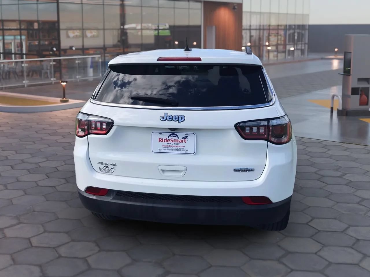 Used 2019 Jeep Compass Latitude w/ Popular Equipment Group AWD/4WD image 9