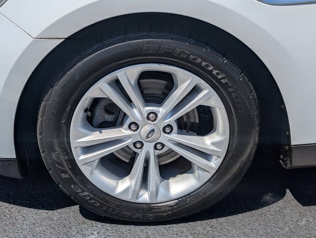 Used 2015 Ford Taurus SEL w/ Equipment Group 201A FWD image 16