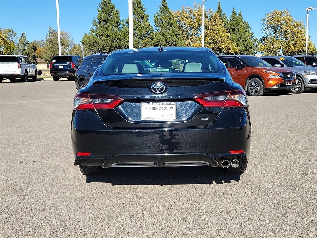 Used 2024 Toyota Camry SE image 9