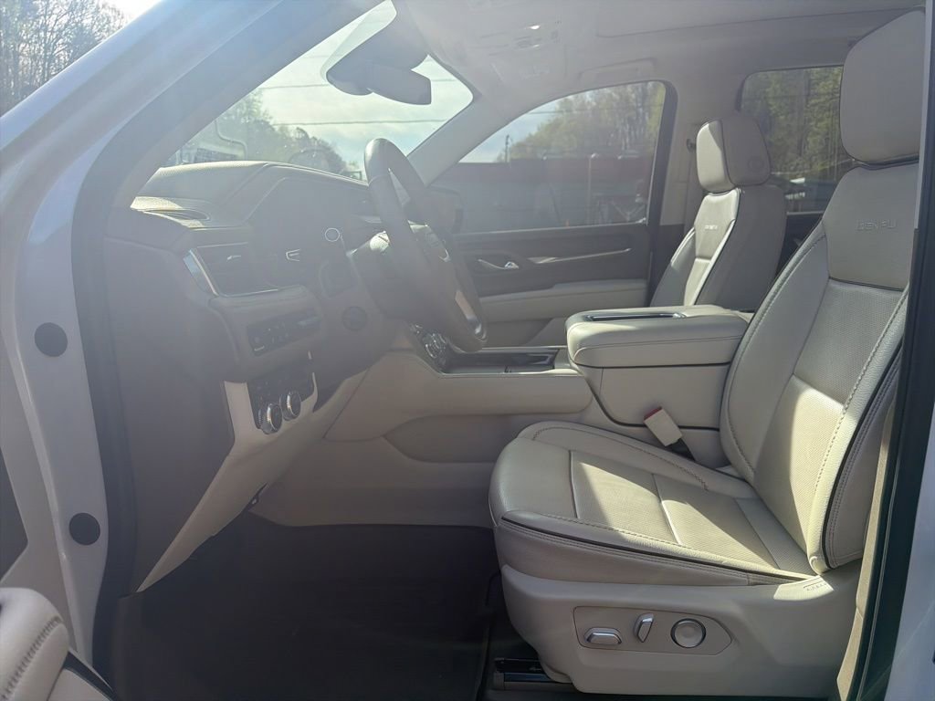 Used 2023 GMC Yukon Denali w/ Max Trailering Package image 8