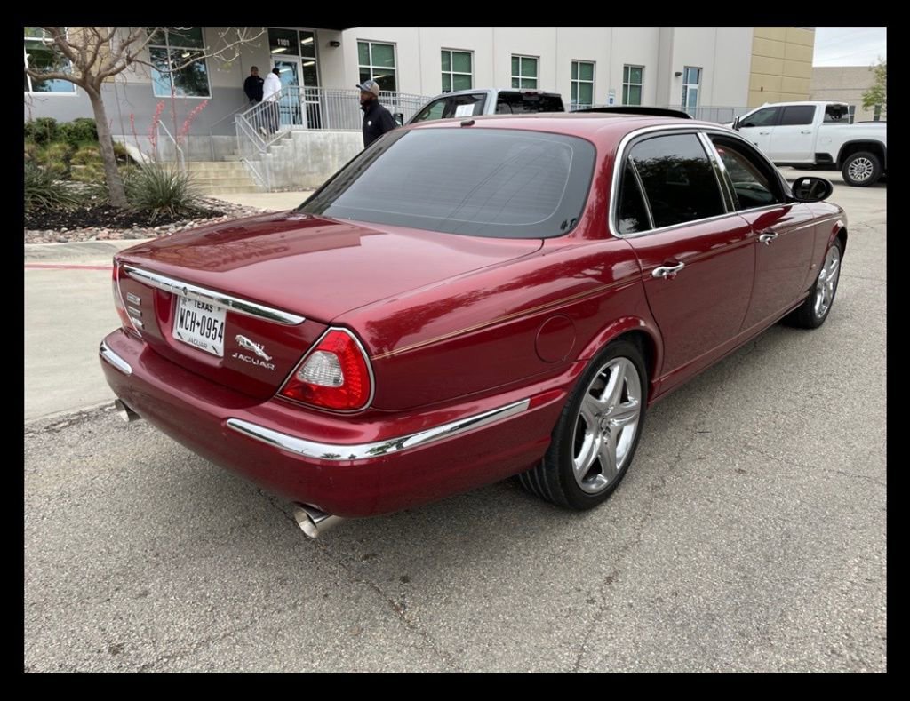 Used 2006 Jaguar XJ8 image 4
