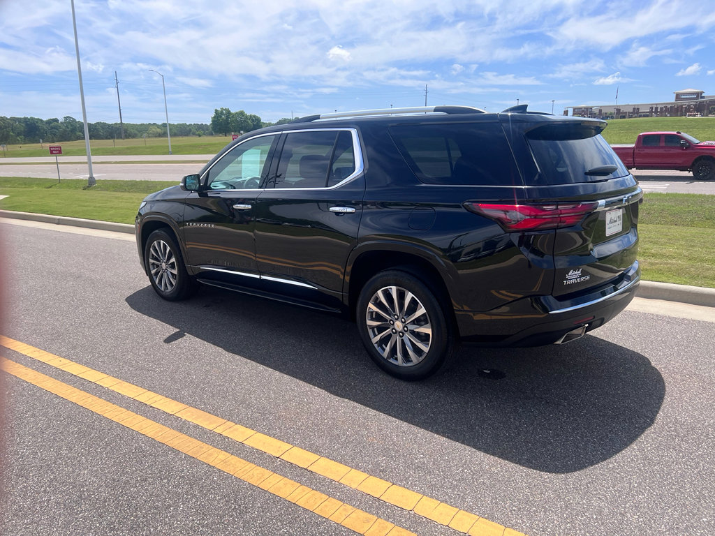 Used 2023 Chevrolet Traverse Premier w/ LPO, 'HIT The Road' Package FWD image 9