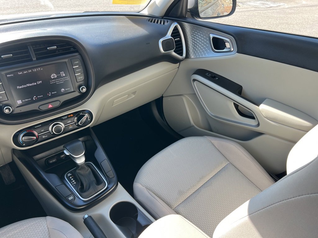 Certified 2023 Kia Soul LX image 20