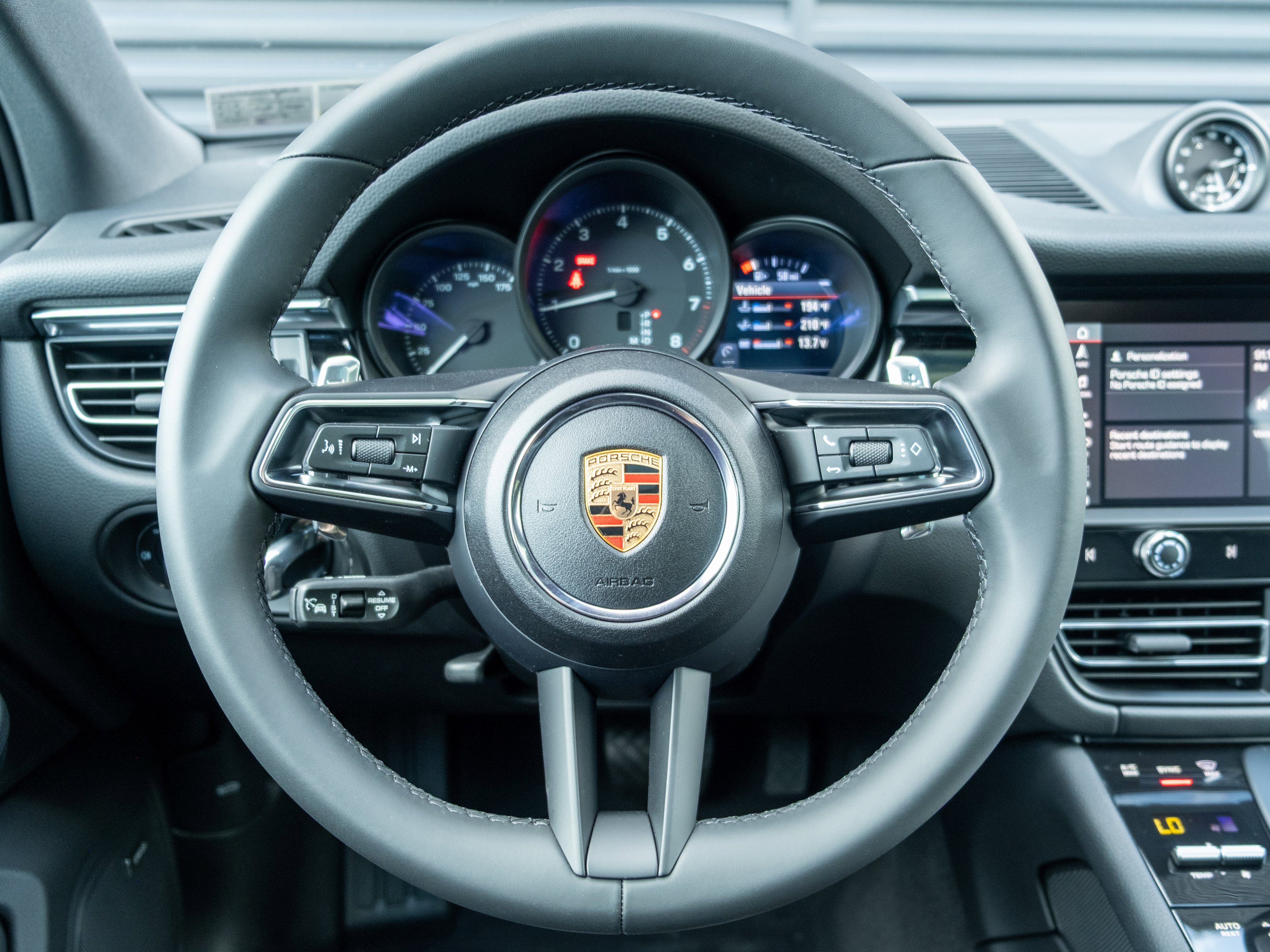 Certified 2025 Porsche Macan image 6