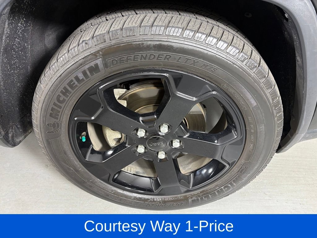 Used 2019 Jeep Grand Cherokee Laredo RWD image 13