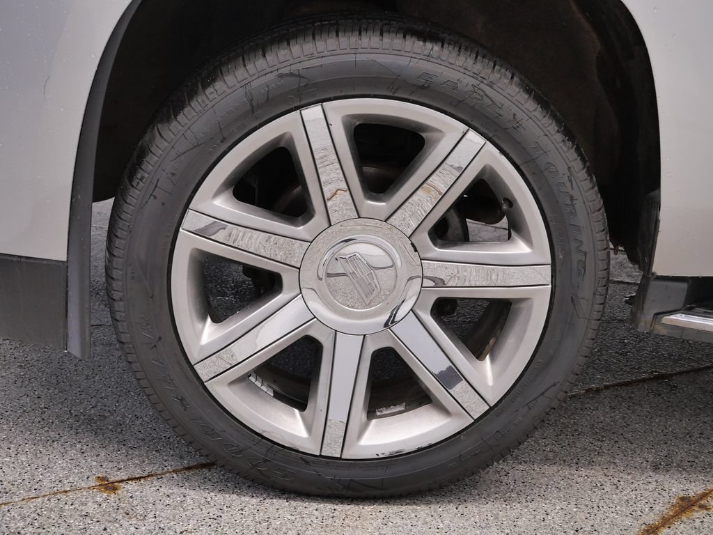 Used 2018 Cadillac Escalade Luxury AWD/4WD image 9
