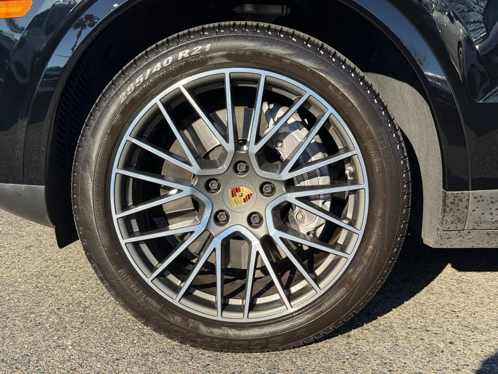 Used 2021 Porsche Cayenne image 16