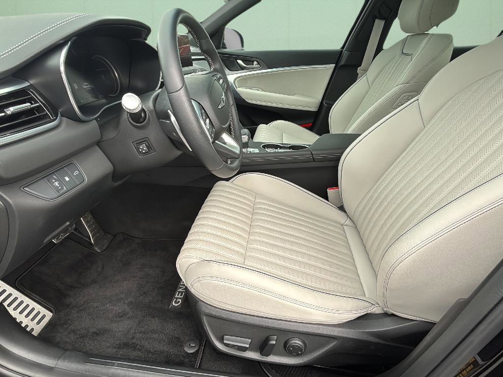 Certified 2025 Genesis G70 2.5T w/ Sport Prestige Package image 19