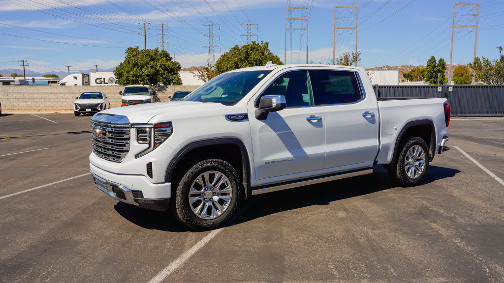 New 2026 GMC Sierra 1500 Denali w/ Technology Package AWD/4WD image 3