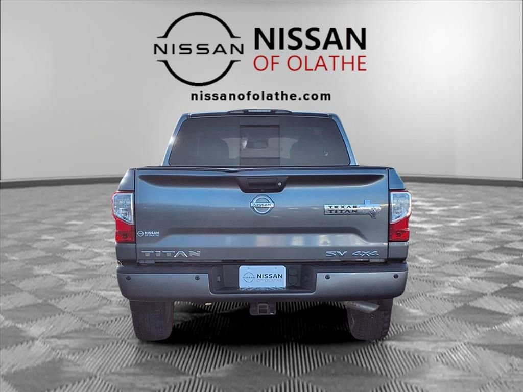 Used 2017 Nissan Titan SV image 26