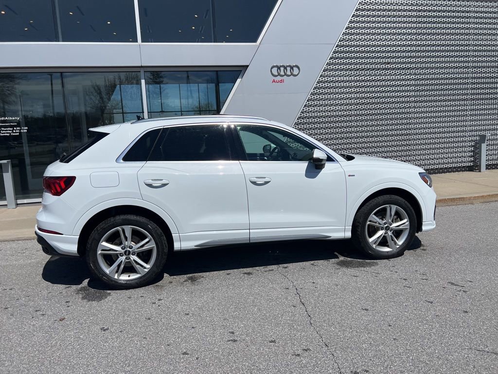 Used 2022 Audi Q3 2.0T Premium Plus image 18