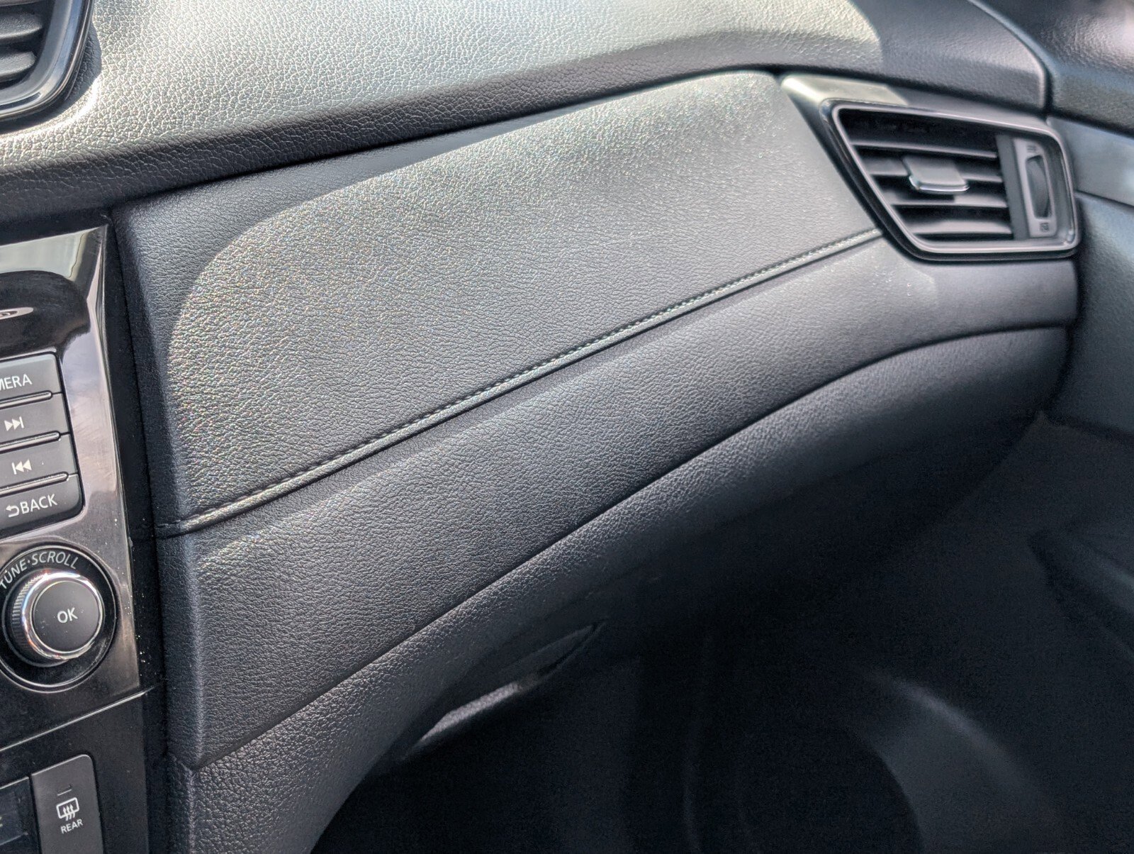 Used 2018 Nissan Rogue SV image 27