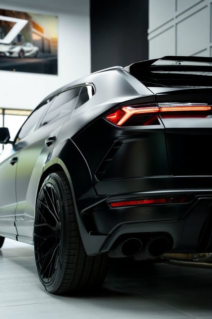 Used 2021 Lamborghini Urus AWD/4WD image 22
