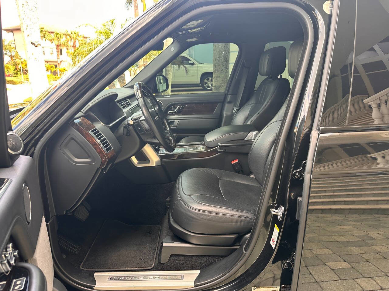 Used 2019 Land Rover Range Rover Long Wheelbase Supercharged image 22