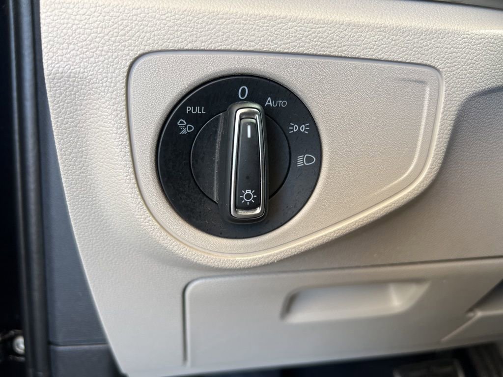 Certified 2022 Volkswagen Atlas SEL Premium image 43