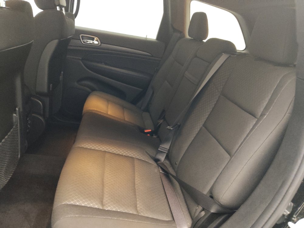 Used 2019 Jeep Grand Cherokee Laredo image 18