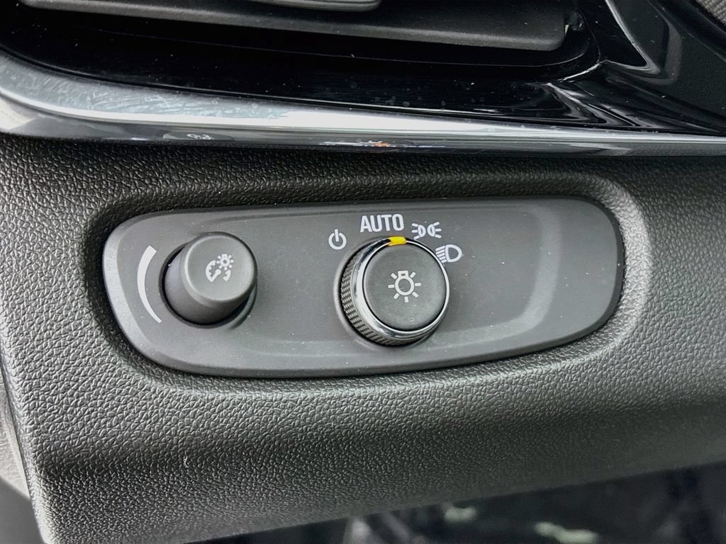 Certified 2024 Buick Envista Avenir FWD image 12