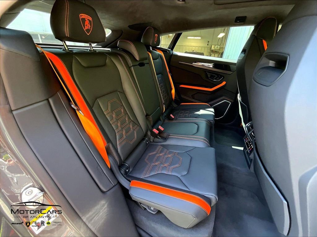 Used 2025 Lamborghini Urus SE image 23