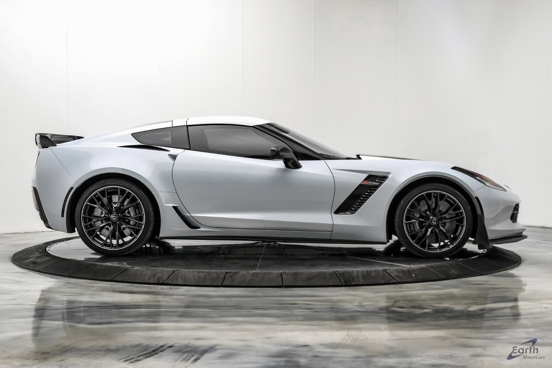 Used 2019 Chevrolet Corvette Z06 RWD image 25
