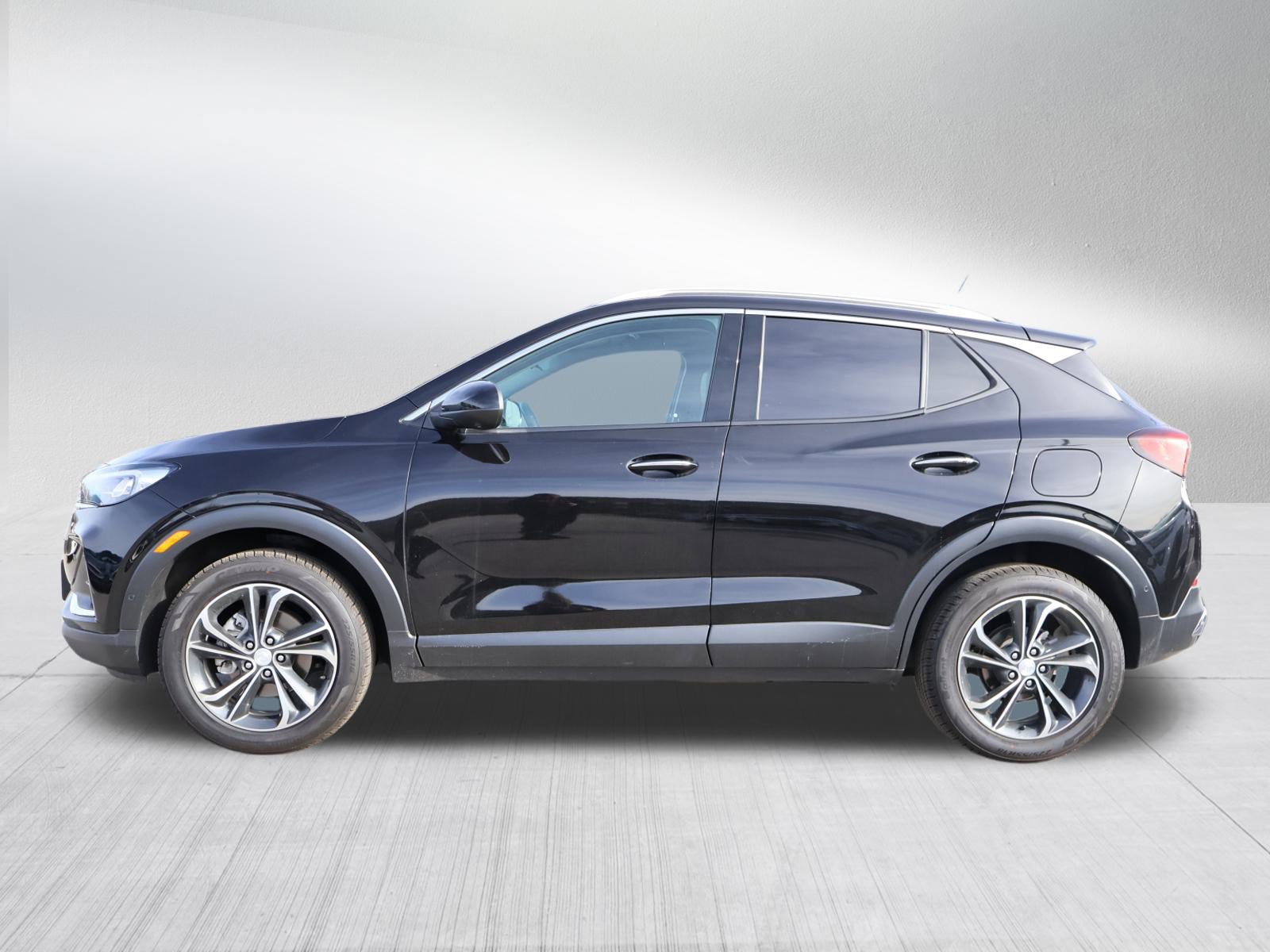Used 2022 Buick Encore GX Essence w/ Advanced Technology Package image 4